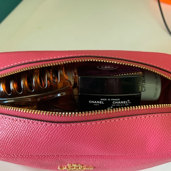 ๐ COACH BOXY COSMETIC CASE ๐ - Picture 8 of 8